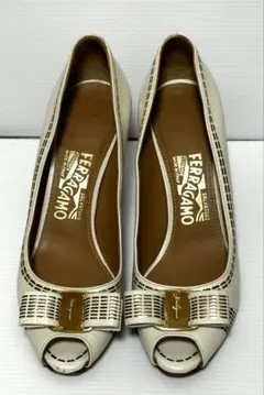 ひ*に様 K*t様 ひ*に様 Salvatore Ferragamo ヴァラリボのサムネイル