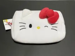 韓国限定　ハローキティ　ポーチ　大　赤