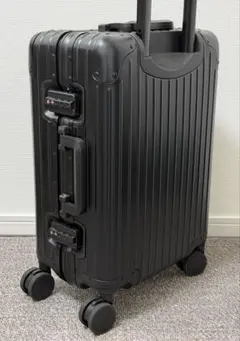 アルミ素材　RIMOWA風 シルバー スーツケース TSAロック 32Lのサムネイル