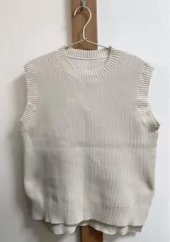 無印良品　ベストのサムネイル