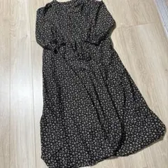 新品GU ブラック花柄ロングワンピース