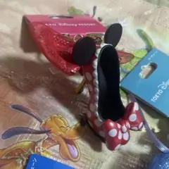 ディズニーリゾート　ミニーちゃん　シューズシリーズ　キーチェーン　新品