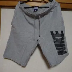 NIKE グレーショートパンツ ロゴプリント