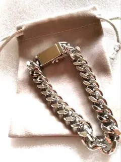 Item thumbnail for item 3121c4c3-10c7-4f1e-85a7-a6eb98af4c8b