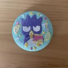 刺繍缶バッジビスケット ばつ丸