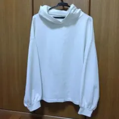 ホワイト ハイネックフード パーカーのサムネイル