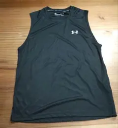 Under Armour　アンダーアーマー　ノースリーブ メンズM　黒　匿名