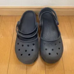 ○Crocs ブラック サンダル