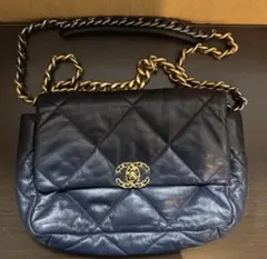 CHANEL シャネル19 マトラッセ チェーンショルダーバッグ ネイビーのサムネイル