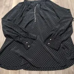 ドット柄 パールボタン 長袖ブラウス ブラックのサムネイル