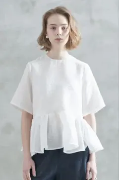 KE☆人気　新品タグ付き　OHGA オーガ FLEUR ブラウス ホワイ KE☆様専用人気 新品タグ付き OHGA オーガ FLEUR ブラウス ホワイ