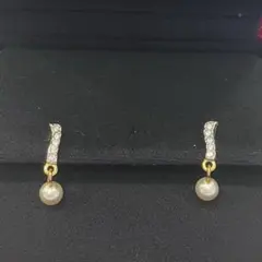 スワロフスキー　ピアス　やや汚れあり　付属品なし