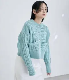 AER ケーブルニットショートカーディガン ライトブルー