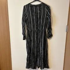AZUL 黒と白のストライプ 長袖シャツワンピース