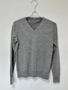 無印良品　グレー Vネック セーター M
