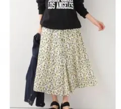 土日お値下げ！Spick & Span レモンプリントフレアースカートのサムネイル