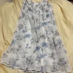 フレアスカート ホワイト・ブルー花柄