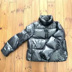 ユニクロ ウルトラライトダウン シャイニーボリュームジャケット ブラックМ