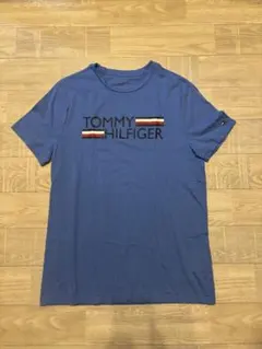 TOMMY HILFIGER 青 Tシャツ