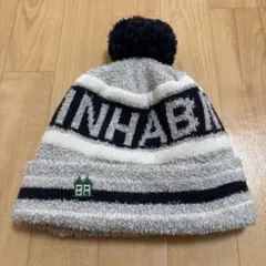 inhabit ポンポン付きニット帽 フリーサイズ グレー/ネイビー