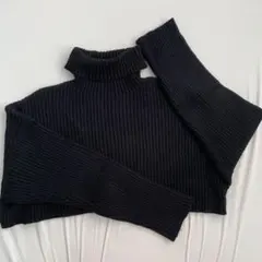 ZARA 黒　タートルネック　セーター ニット　短め
