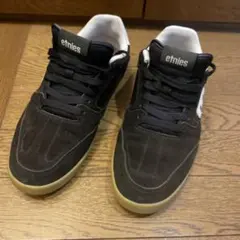 値段交渉可！etnies VEER スニーカー 27cm ブラック ガムソールのサムネイル