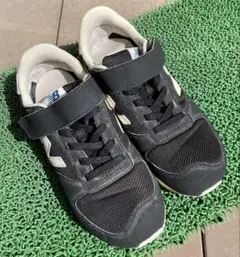New Balance ニューバランス　キッズスニーカー　ブラック23cm