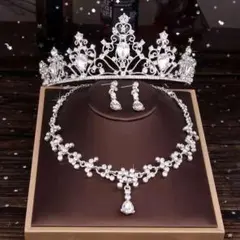結婚式　3点セット　ウェディング　ダイヤモンド　クリスタル　宝石　ティアラ　韓国