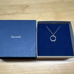 SoireeO Satrang ネックレス ゴールドカラー バーモチーフ SoireeO Satrang ネックレス ゴールドカラー バーモチーフ - メルカリ