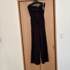 GUESS オールインワンのサムネイル