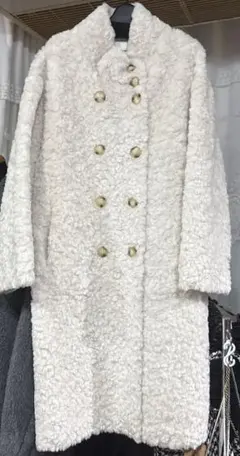 ホワイトエコファーボアアウターコート ダブルブレスト　新品