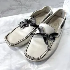 y050417 TOD'S ドライビングシューズ　24cm相当　ホワイトのサムネイル