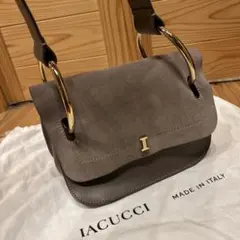 IACUCCI ショルダーバッグ