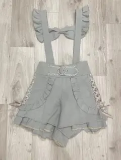 LIZLISAフリル付きグレーサスペンダーショートパンツのサムネイル