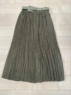 ZARA オリーブグリーン プリーツスカート Sサイズ ベルト付きのサムネイル