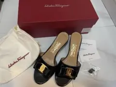 Ferragamo エナメル ミュール 黒 付属品完備
