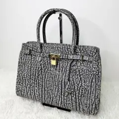 極美品 ハンドバッグ カデナ 南京錠 ゴールド金具 手持ち 高級感 エレガント