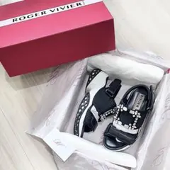 極美品 Roger vivier ヴィヴラン 国内正規36 ビジューサンダルのサムネイル