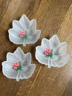 ガラス皿　薔薇　3枚セット　未使用　昭和　レトロ　ヴィンテージ　アンティーク