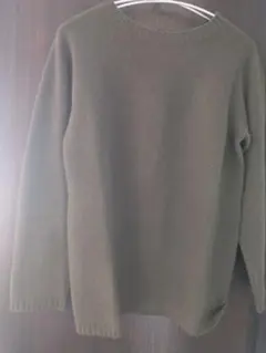 グリーン ニット