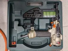 HITACHI N5004MF 常圧 フロアタッカー エアタッカー 釘打機 - メルカリ