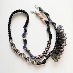 ネイビー×ゴールドラメ×ベージュ×黒 スマホショルダーストラップ フリル