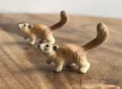 ボーンチャイナ　リスの置物(2つ)