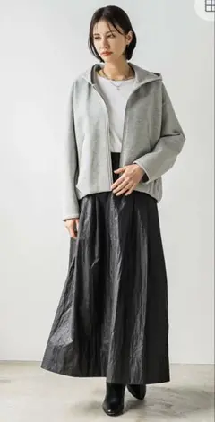 【美品】LAUTREAMONTフレアタフタスカート