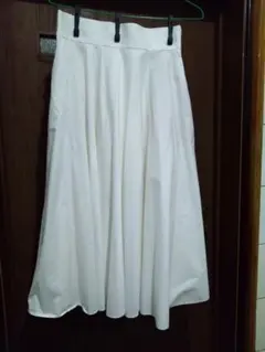 ユナイテッドアローズ 白 ロングフレアスカート 38 無地