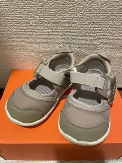 Item thumbnail for item f65a1e56-5bf3-4a09-968c-58342a8cc0d7