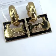 【未使用に近い】セリーヌ イヤリング 馬車金具 ゴールド金具のサムネイル