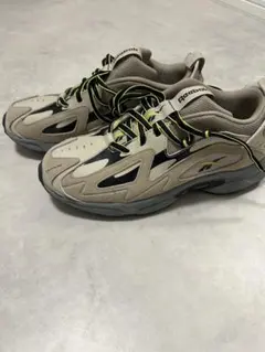 Reebok DMX シリーズ　スニーカー ベージュ/ブラック/イエロー