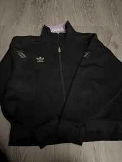 adidas ブラック ジップアップジャケット