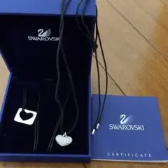 SWAROVSKI　ペアネックレス